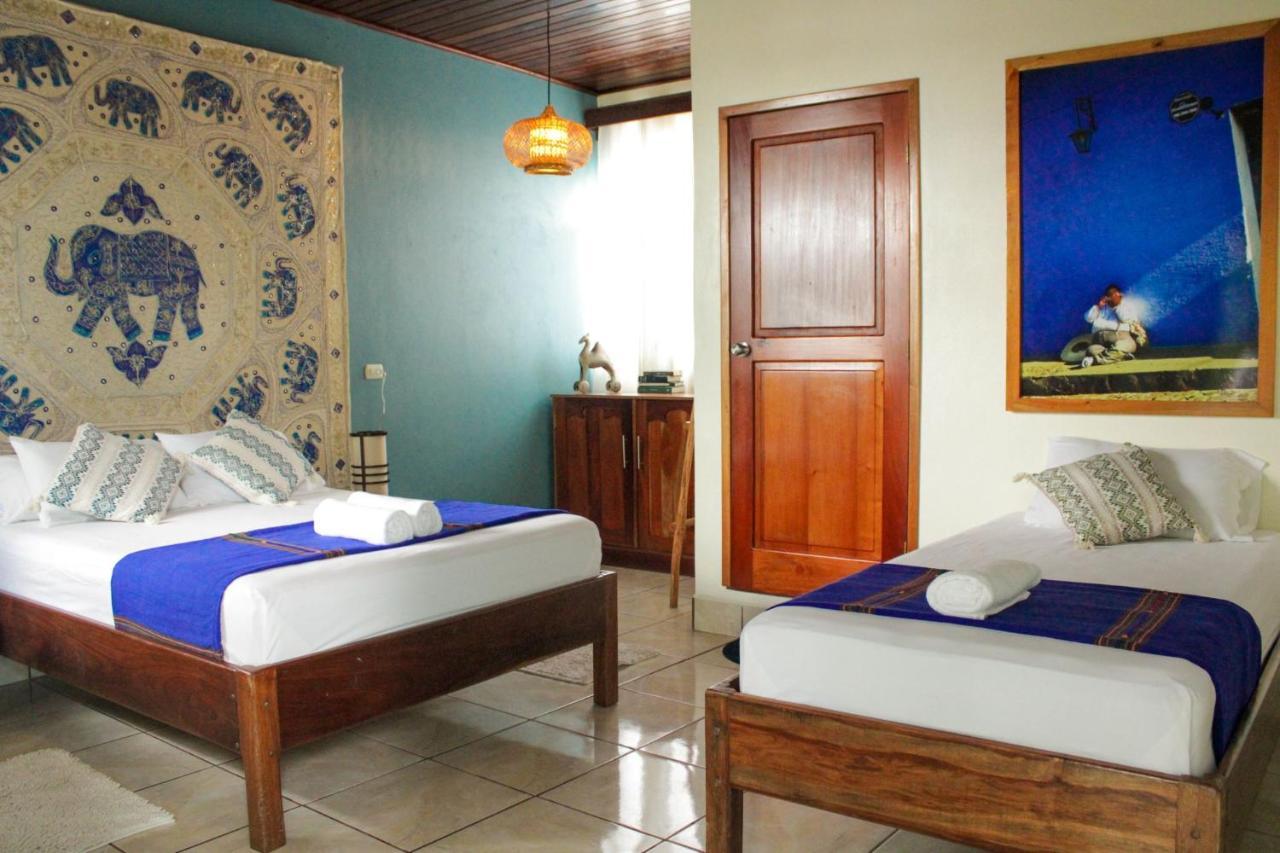 Los Amigos Hostel Flores Dış mekan fotoğraf