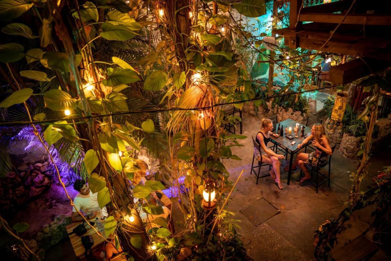 Los Amigos Hostel Flores Dış mekan fotoğraf